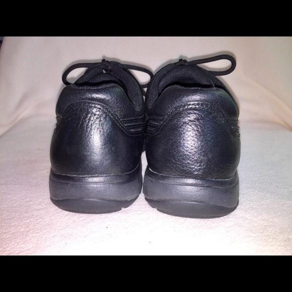 dunham's basketball shoes